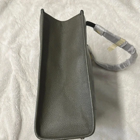 Coach Green Leather Tote with Embossed Logo - Picture 4 of 10